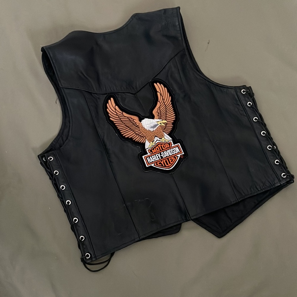 LEATHER 💯% black color Riding Lace Down HARLEY DAVIDSON w pockets sz Large VEST